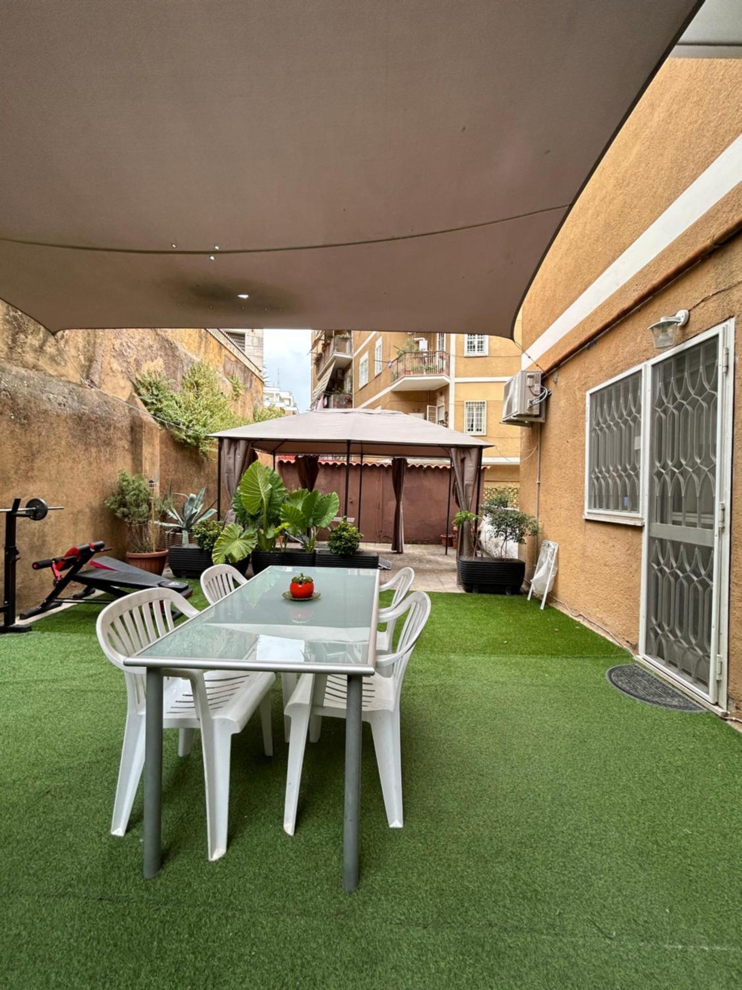 Candelor'S House - Apt & Garden In Gianicolense Rome Bagian luar foto