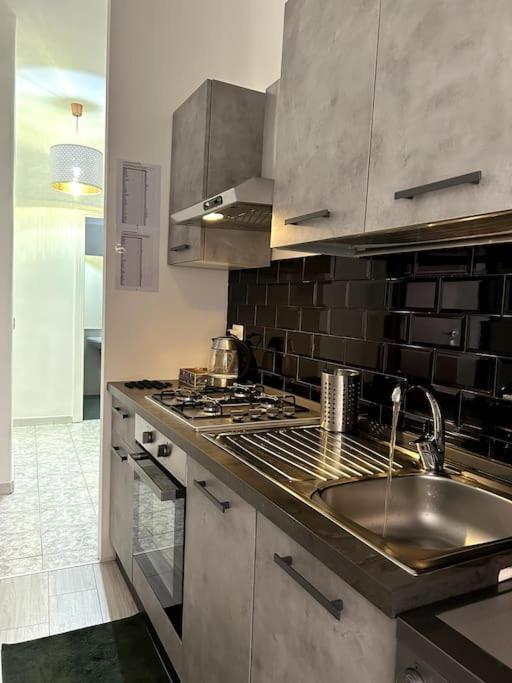 Candelor'S House - Apt & Garden In Gianicolense Rome Bagian luar foto